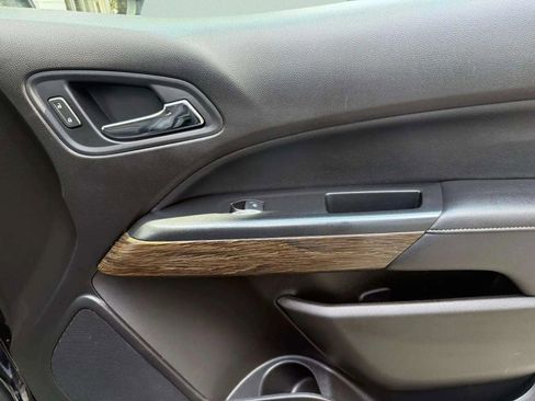 Used 2019 GMC Canyon Denali image 9