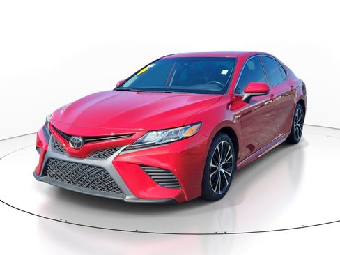 Used 2019 Toyota Camry SE FWD image 3