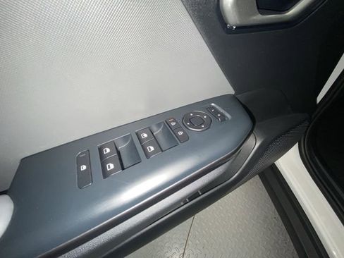 Used 2025 Kia K4 LXS image 13
