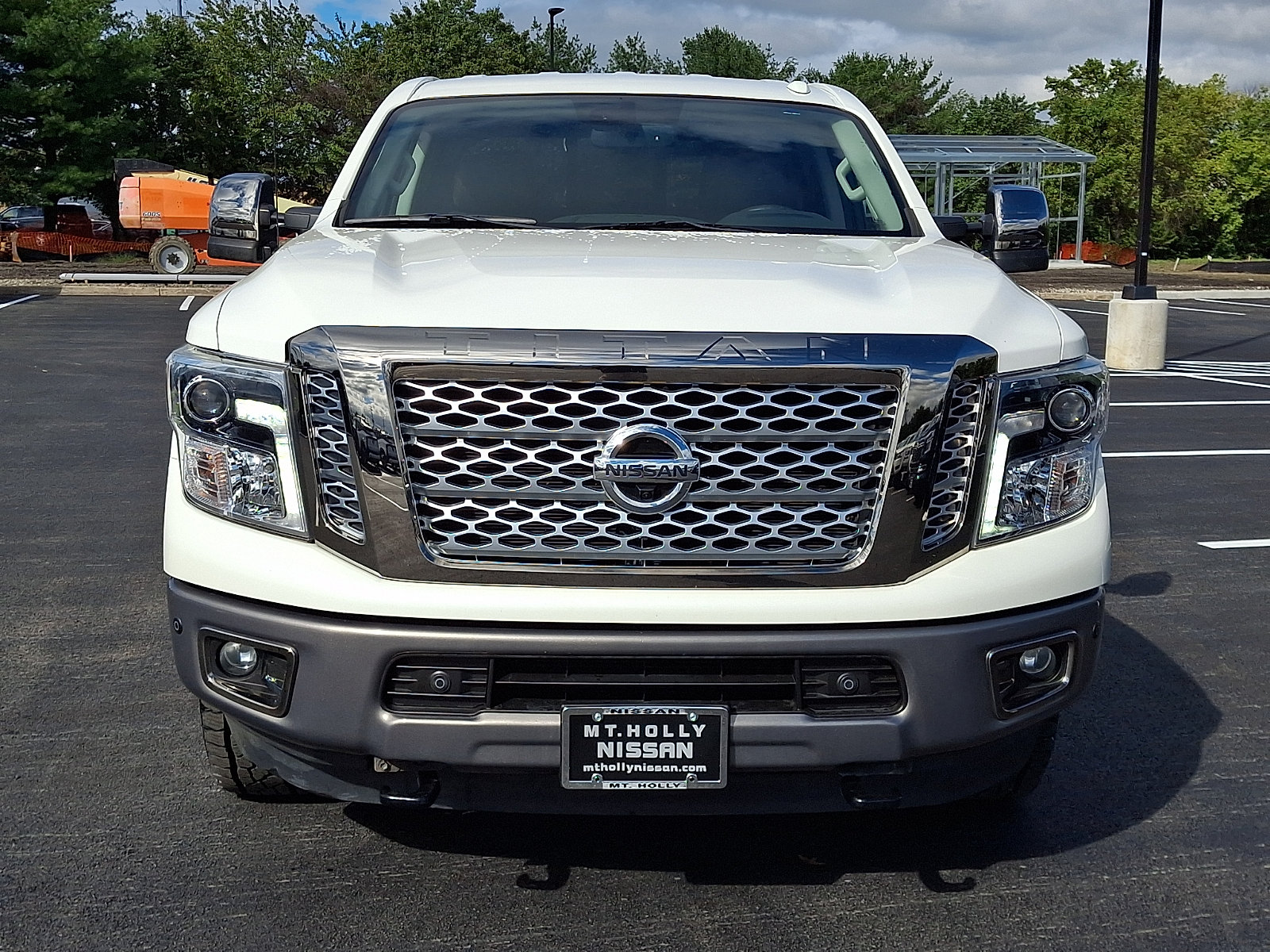 Used 2019 Nissan Titan Platinum Reserve w/ Platinum Utility Package AWD/4WD image 2