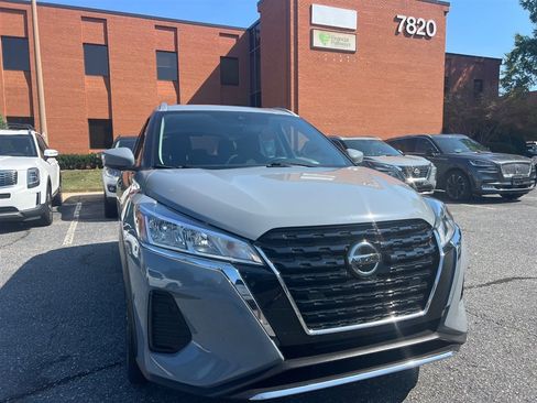 Used 2021 Nissan Kicks SV FWD image 15