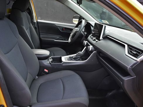 Used 2023 Toyota RAV4 LE AWD/4WD image 14