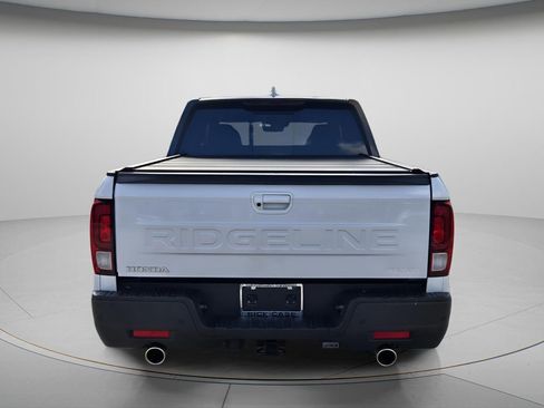 Used 2025 Honda Ridgeline Black Edition image 6