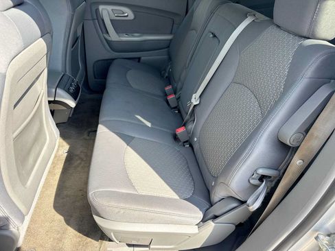 Used 2012 Chevrolet Traverse LS FWD image 18