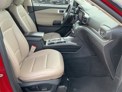 Used 2020 Ford Explorer XLT w/ Equipment Group 202A image 21