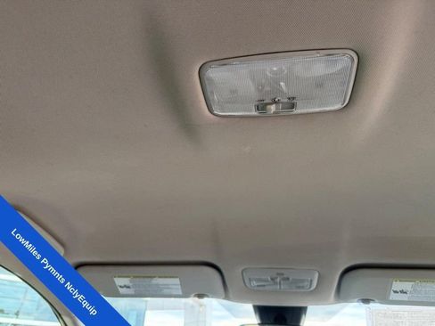 Used 2018 Toyota Corolla LE FWD image 15