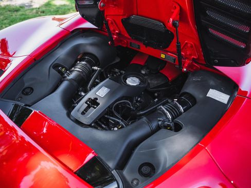 Used 2021 Ferrari F8 Tributo RWD image 44