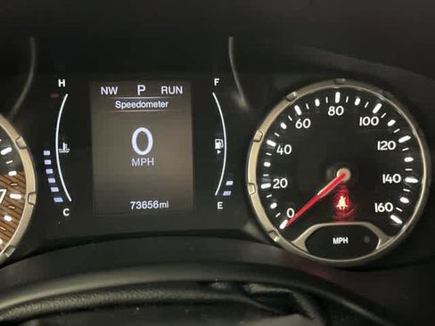 Used 2019 Jeep Renegade Latitude FWD image 16