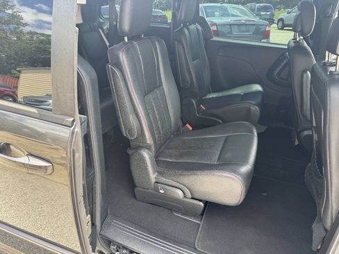 Used 2016 Dodge Grand Caravan R/T FWD image 15