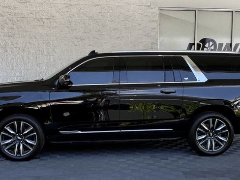 Used 2021 Cadillac Escalade ESV Premium Luxury RWD image 5