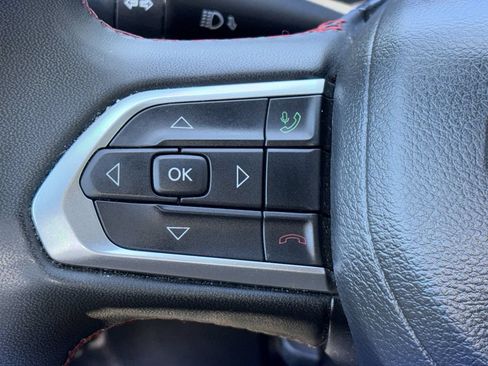 Used 2025 Jeep Compass Trailhawk AWD/4WD image 22
