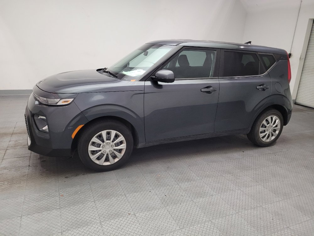 Used 2020 Kia Soul LX FWD image 2