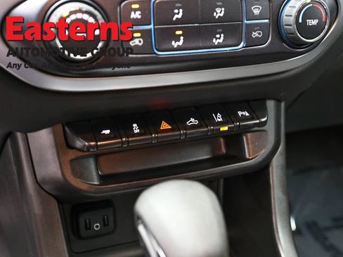 Used 2022 Chevrolet Colorado LT w/ Safety Package AWD/4WD image 21