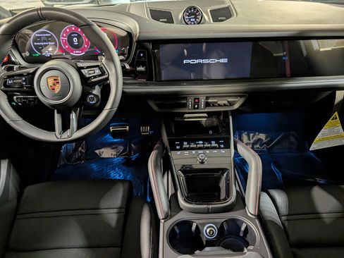 New 2026 Porsche Cayenne GTS AWD/4WD image 6