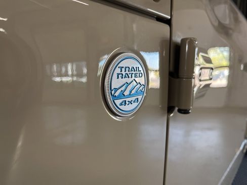 Used 2022 Jeep Wrangler Unlimited Sahara w/ Cold Weather Group image 10