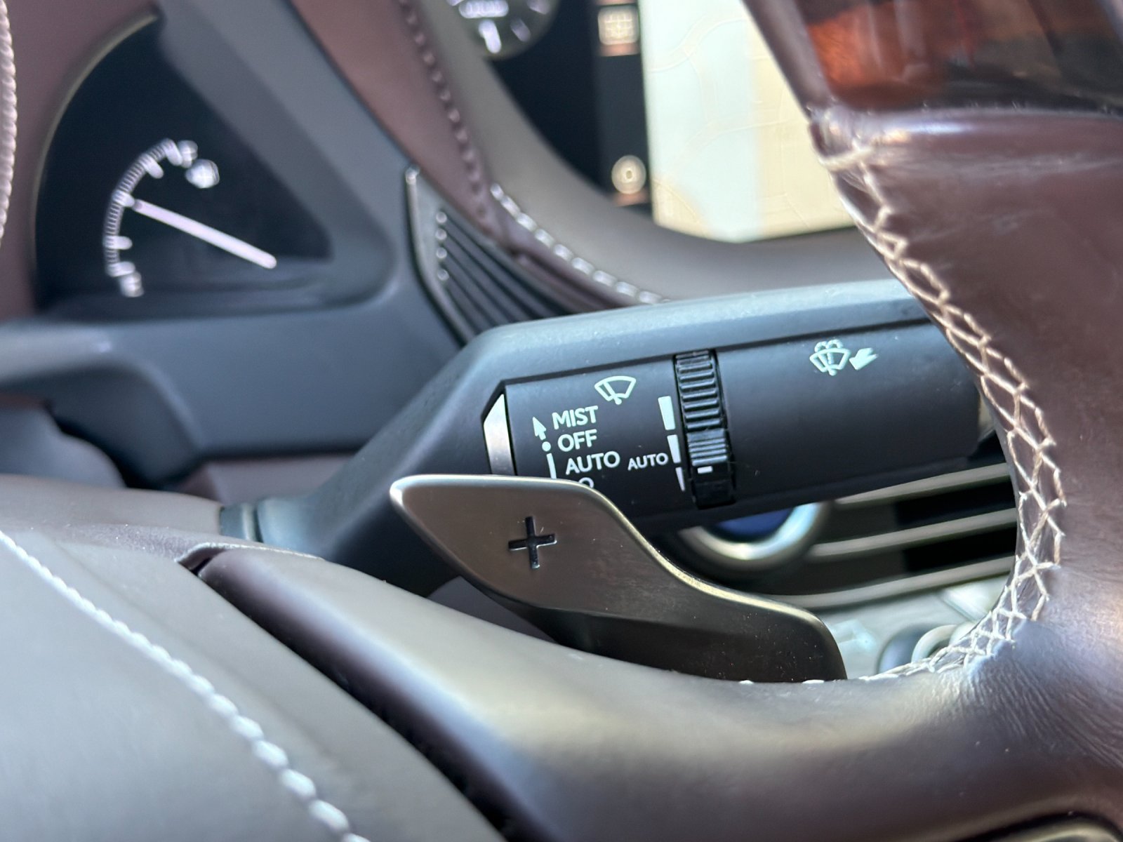 Used 2018 Lexus LS 500h w/ Interior Upgrade Package RWD image 30