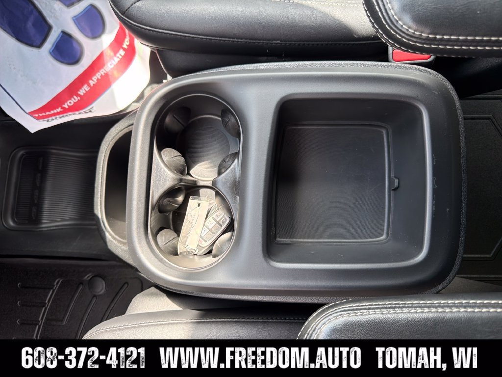 Used 2025 Chrysler Pacifica Select FWD image 32
