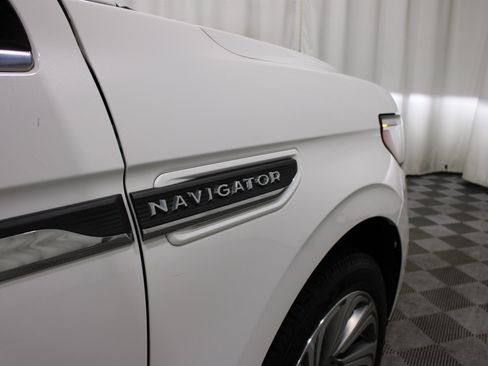 Used 2023 Lincoln Navigator L Reserve AWD/4WD image 28