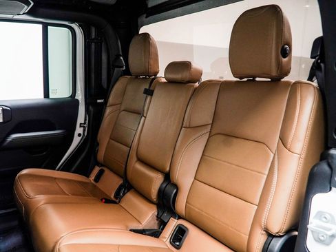 Used 2023 Jeep Gladiator Overland w/ LED Lighting Group image 36