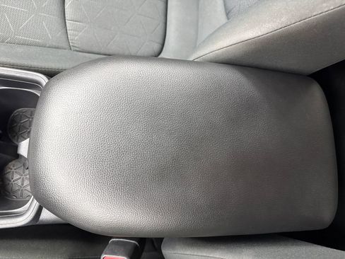 Used 2021 Toyota RAV4 XLE AWD/4WD image 29