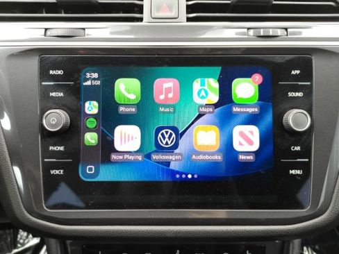 Used 2023 Volkswagen Tiguan SE FWD image 12