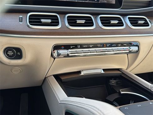 Certified 2022 Mercedes-Benz GLE 350 4MATIC w/ Premium Package image 18