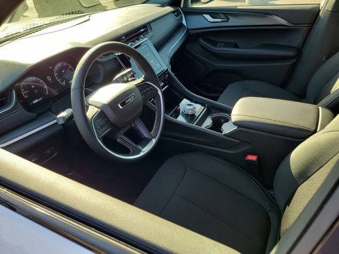 New 2026 Jeep Grand Cherokee Laredo X AWD/4WD image 3