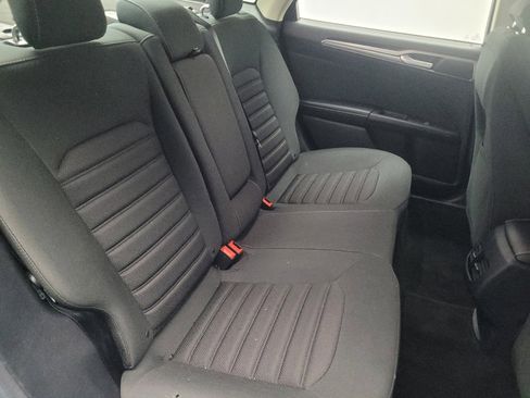 Used 2019 Ford Fusion SE image 19