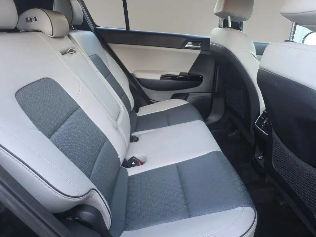 Used 2018 Kia Sportage EX w/ EX Sport Appearance Package AWD/4WD image 13