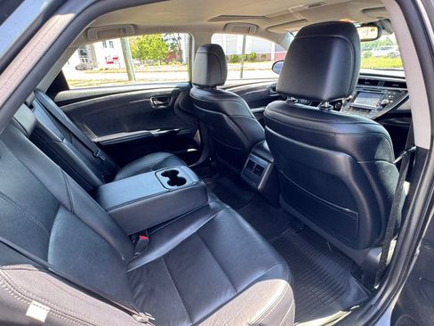 Used 2017 Toyota Avalon XLE Premium w/ All Weather Liner Package FWD image 25