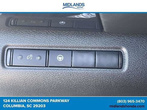 Used 2024 Nissan Pathfinder SV AWD/4WD image 18