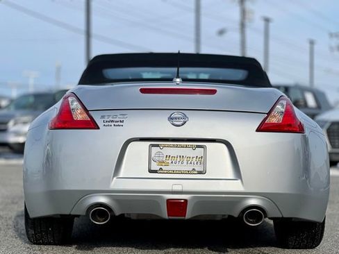 Used 2017 Nissan 370Z Roadster image 6