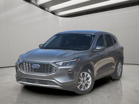 Used 2024 Ford Escape Active w/ Cold Weather Package FWD image 1