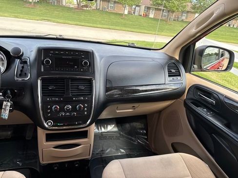Used 2014 Dodge Grand Caravan SXT FWD image 27