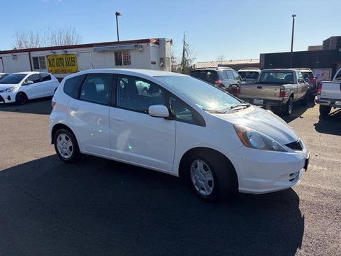 Used 2013 Honda Fit image 3
