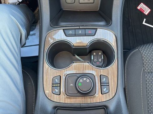 Used 2023 GMC Acadia SLE w/ Driver Convenience Package image 14