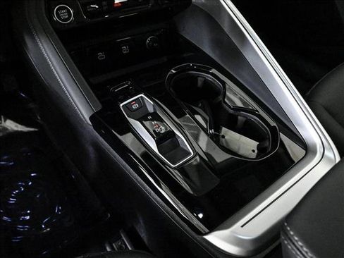 Used 2025 Audi Q5 Premium w/ Convenience Package AWD/4WD image 12