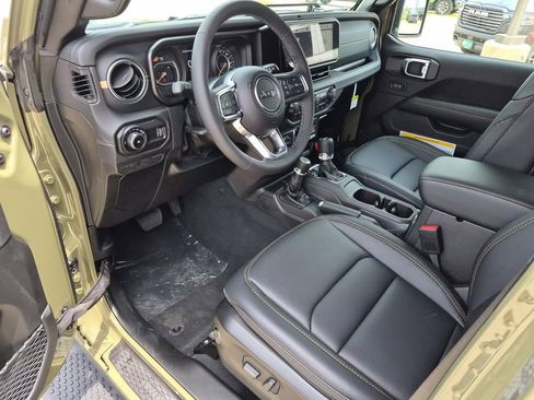 New 2026 Jeep Wrangler Unlimited Sahara AWD/4WD image 13