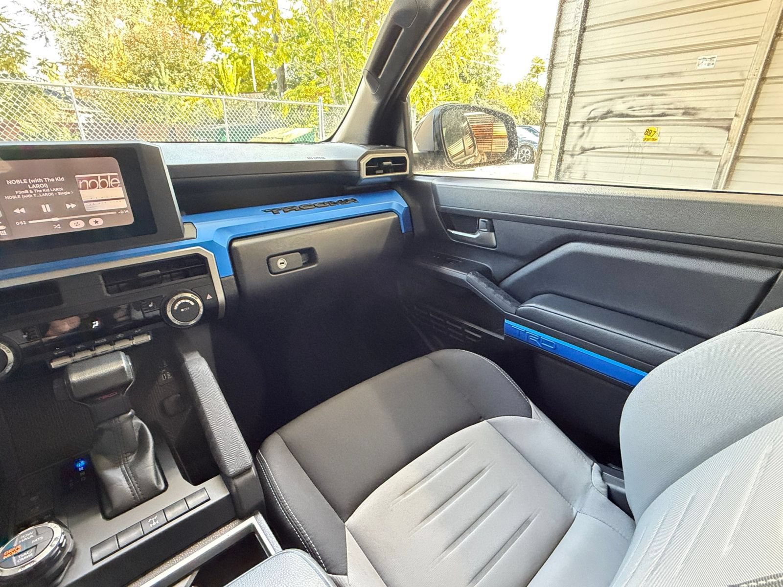 Used 2025 Toyota Tacoma TRD Off-Road AWD/4WD image 33