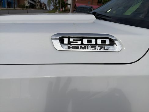 Used 2019 RAM 1500 Big Horn AWD/4WD image 3