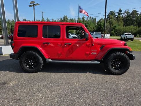 Used 2019 Jeep Wrangler Unlimited Sahara w/ Dual Top Group AWD/4WD image 26