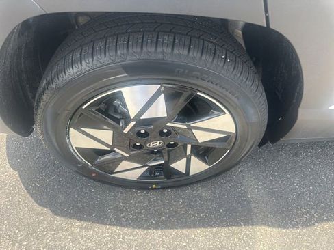 Used 2025 Hyundai Kona SEL FWD image 23