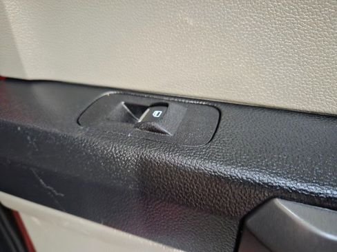 Used 2019 Ford F250 XLT w/ XLT Premium Package image 38