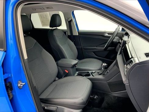 Certified 2025 Volkswagen Taos SE AWD/4WD image 7