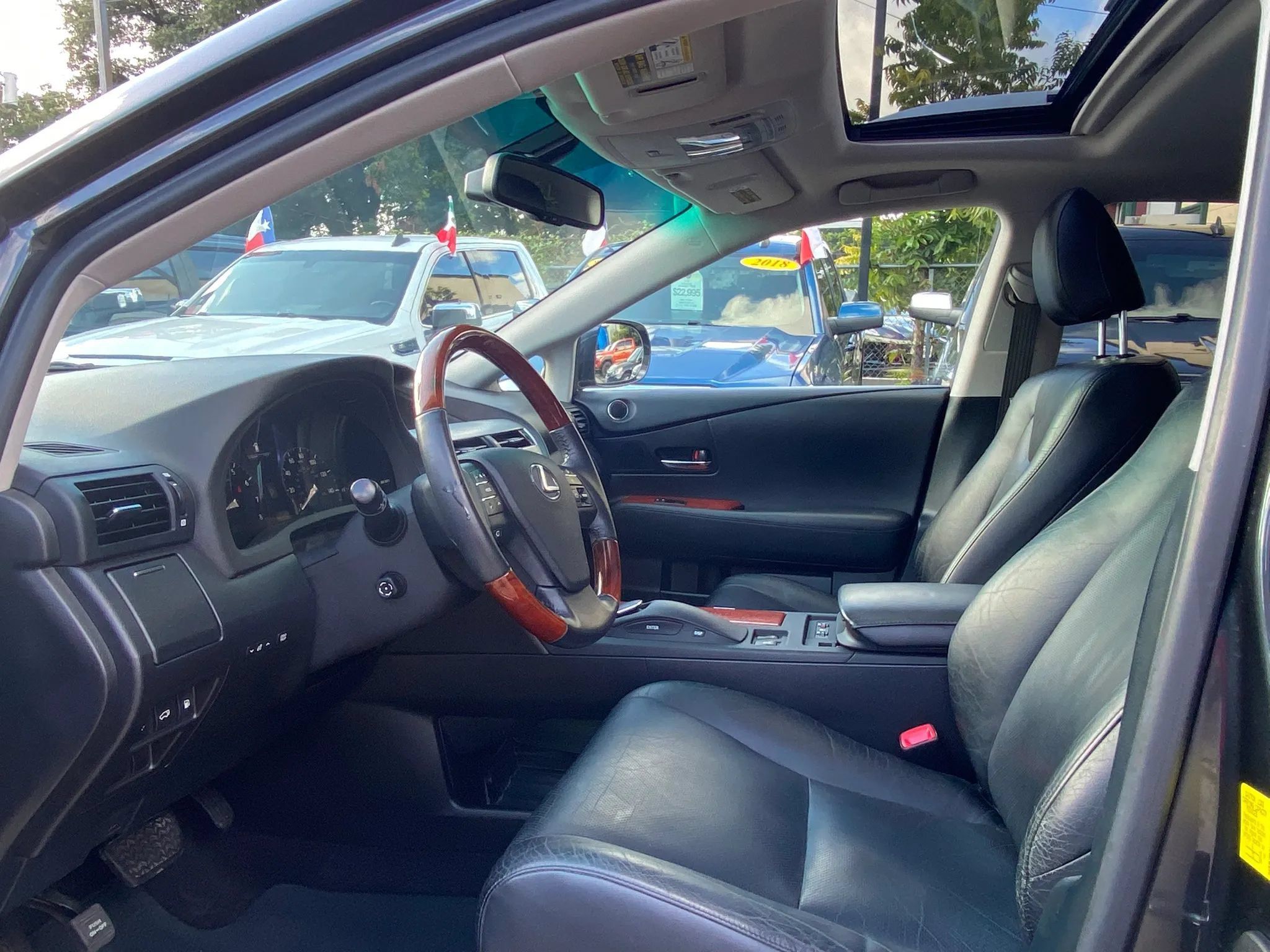 Used 2011 Lexus RX 350 2WD w/ Luxury Pkg image 16