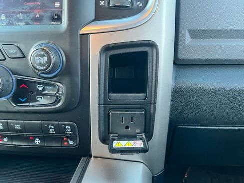 Used 2018 RAM 1500 Big Horn image 38