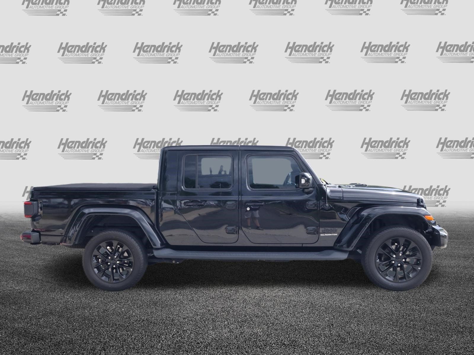 Used 2022 Jeep Gladiator Overland AWD/4WD image 10