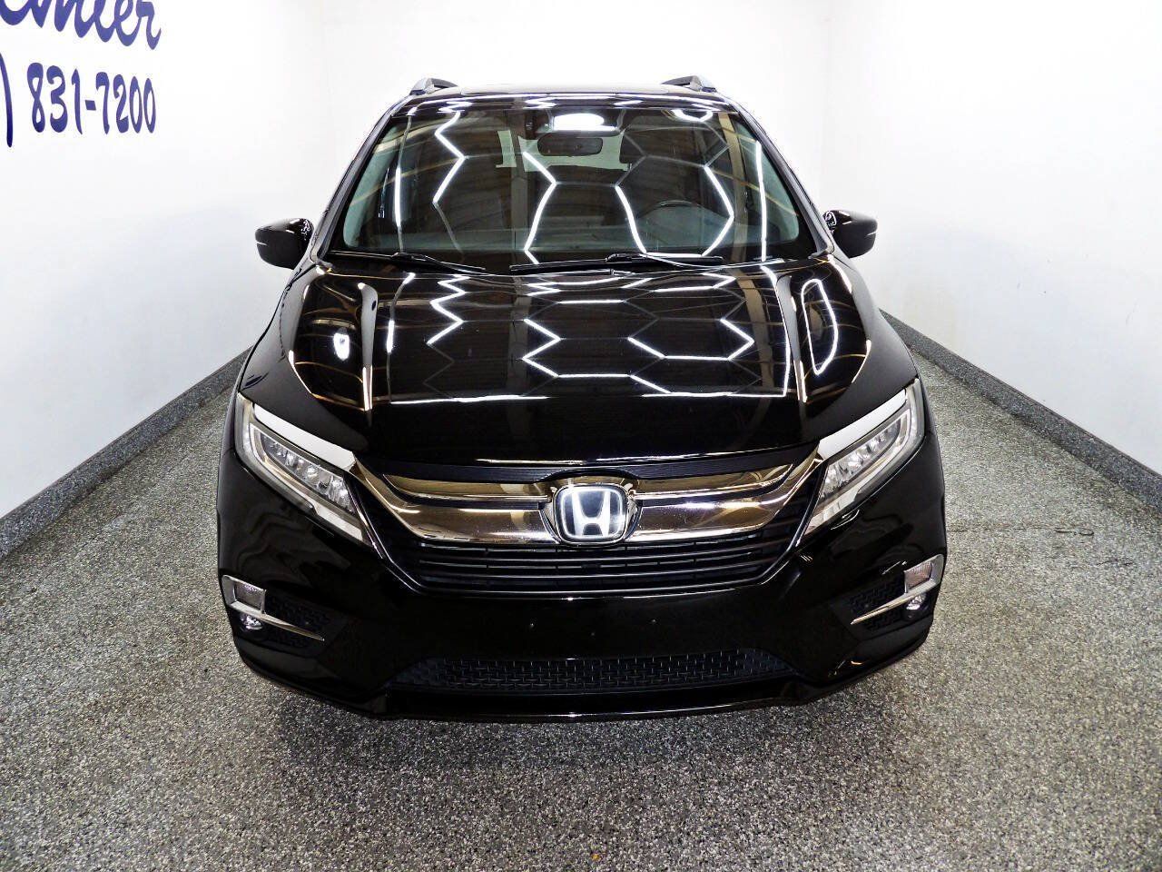 Used 2018 Honda Odyssey Elite image 2