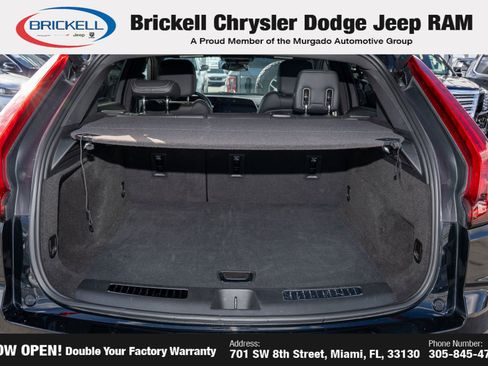 Used 2025 Cadillac XT4 Premium Luxury FWD image 9