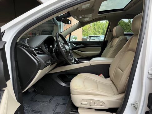 Used 2020 Buick Enclave Premium w/ Sun and Sites Package AWD/4WD image 9